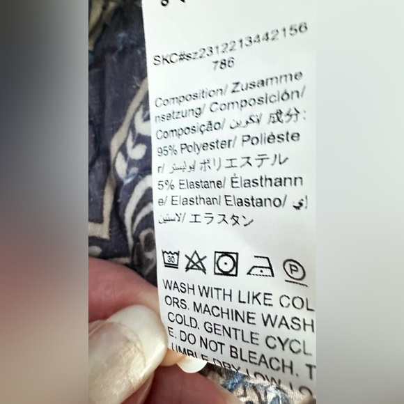 White detail tank top - Picture 6 of 7